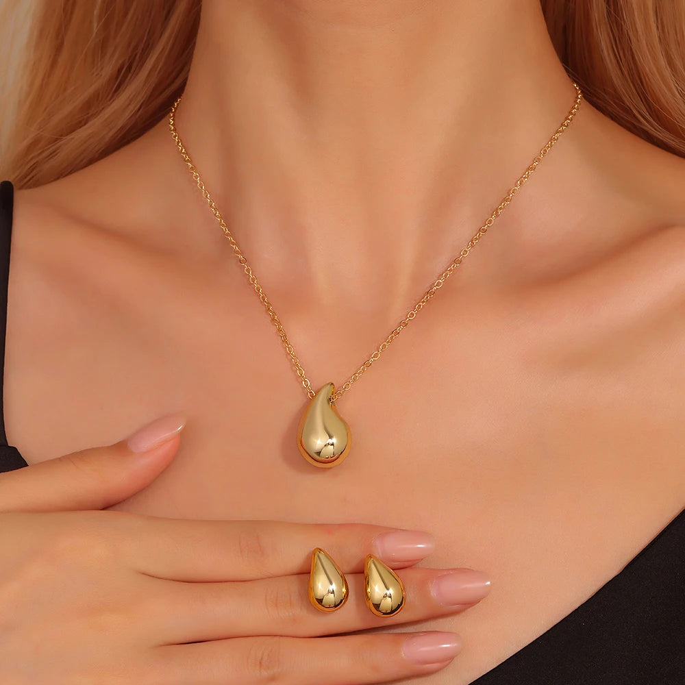 Ladies' Fashion Love Wrapped Necklace, Earrings, Bracelet, Jewelry Set Suitable for Wedding, Party, Festival Gifts