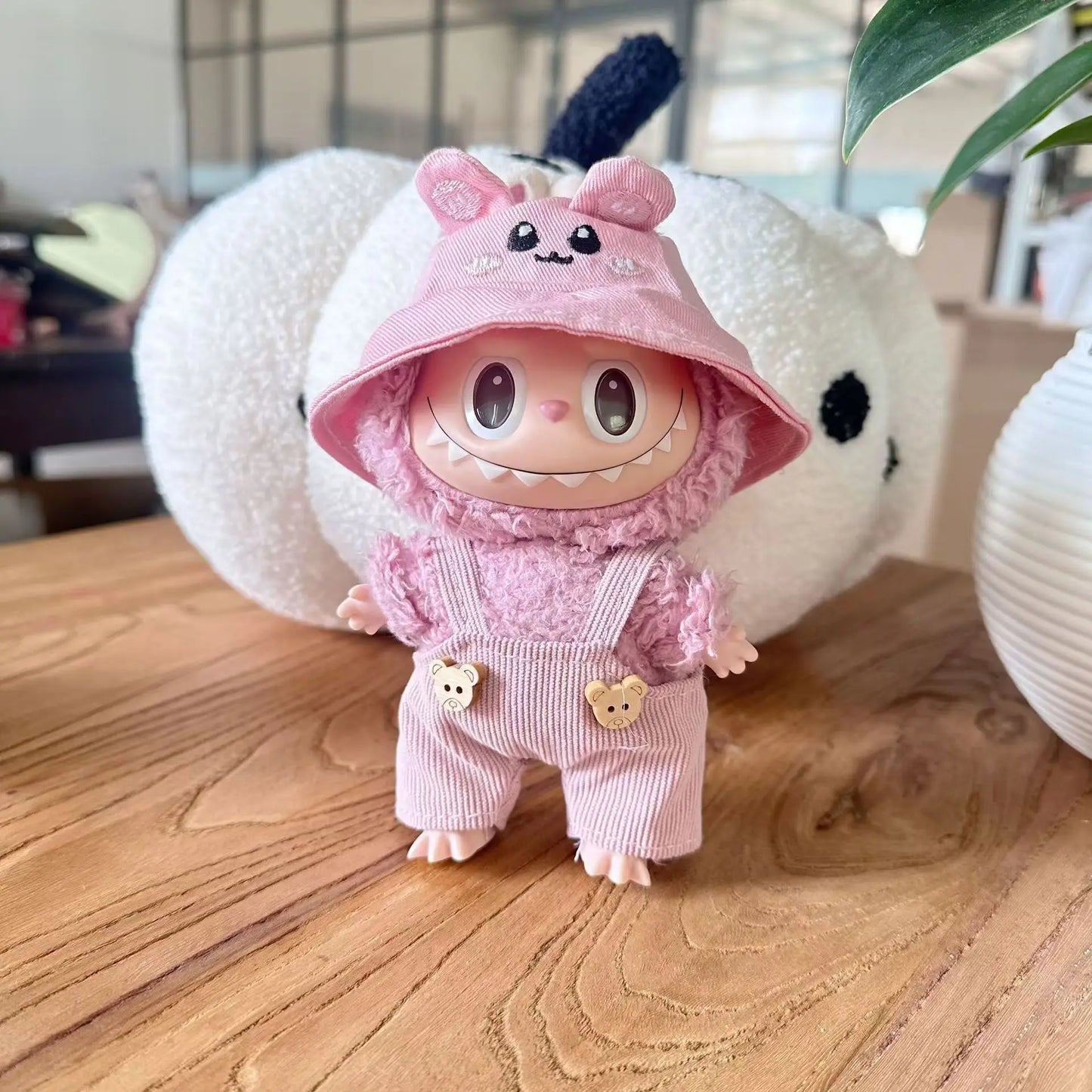 Cute Mini Bib Pants for Labubu Dolls – 17cm Idol Outfit Accessories for Sitting Party Style | Kpop EXO-Inspired Clothing