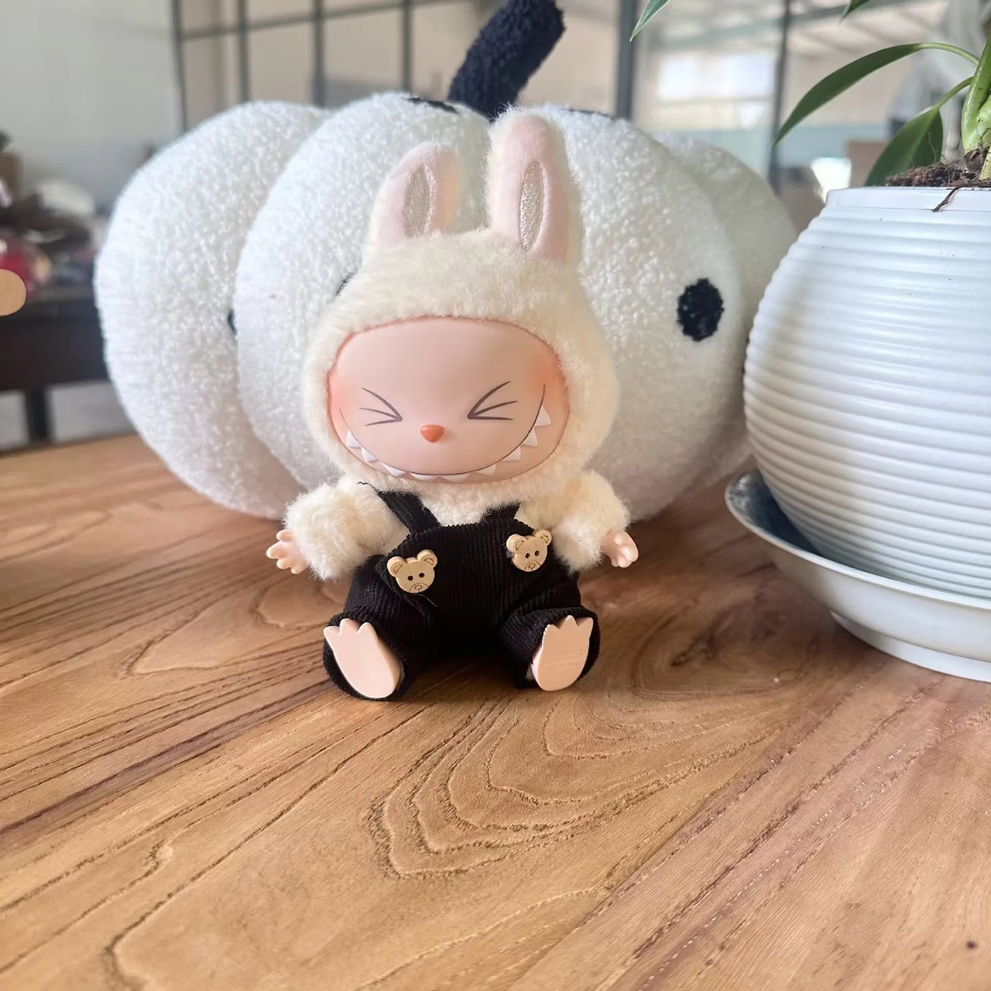 Cute Mini Bib Pants for Labubu Dolls – 17cm Idol Outfit Accessories for Sitting Party Style | Kpop EXO-Inspired Clothing