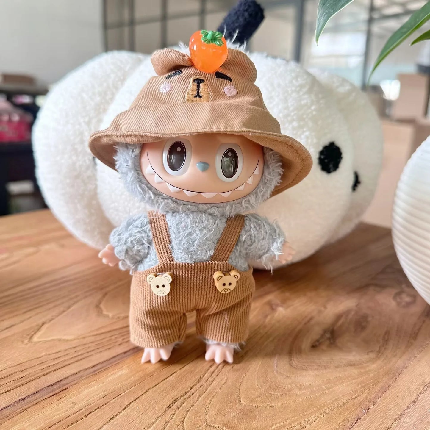 Cute Mini Bib Pants for Labubu Dolls – 17cm Idol Outfit Accessories for Sitting Party Style | Kpop EXO-Inspired Clothing