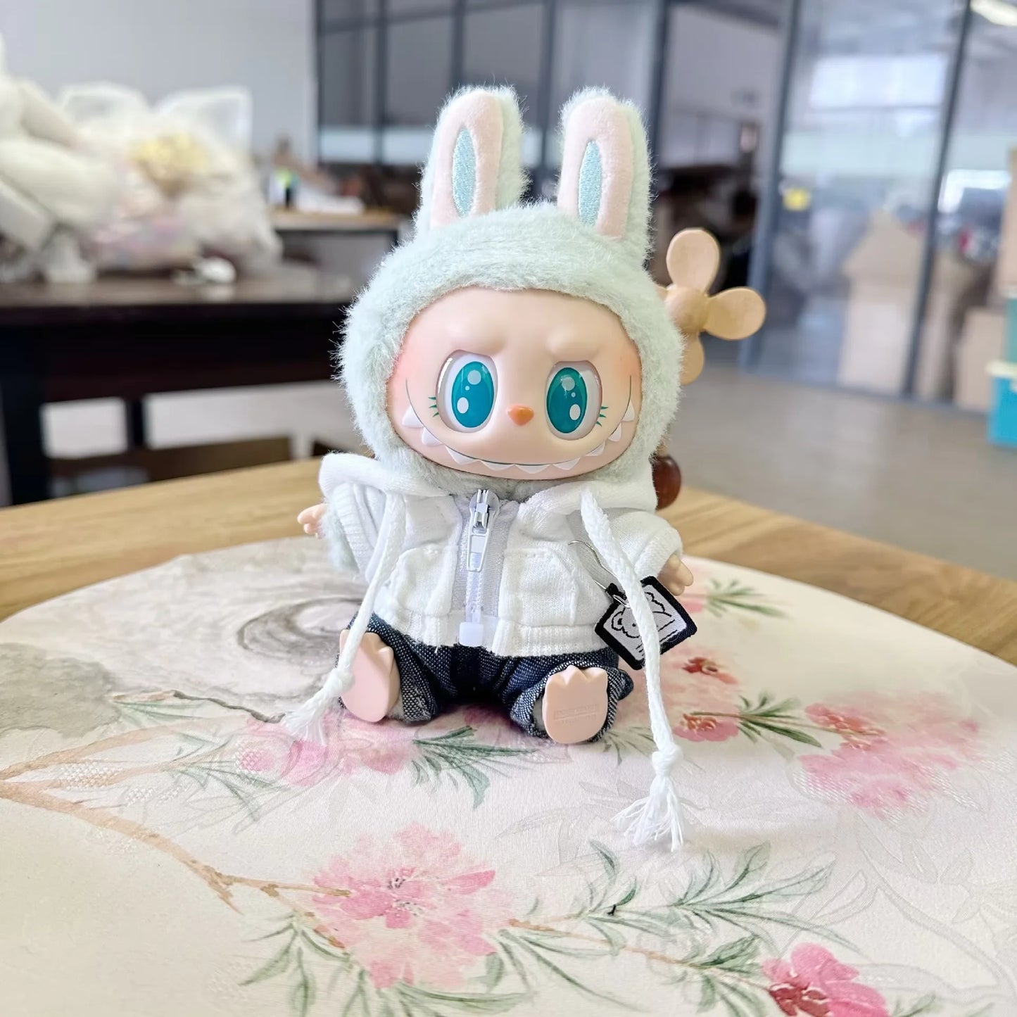Cute Mini Bib Pants for Labubu Dolls – 17cm Idol Outfit Accessories for Sitting Party Style | Kpop EXO-Inspired Clothing