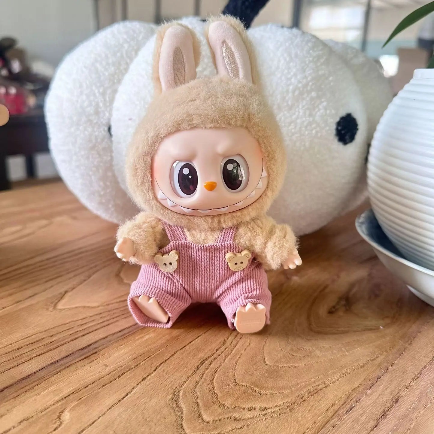 Cute Mini Bib Pants for Labubu Dolls – 17cm Idol Outfit Accessories for Sitting Party Style | Kpop EXO-Inspired Clothing