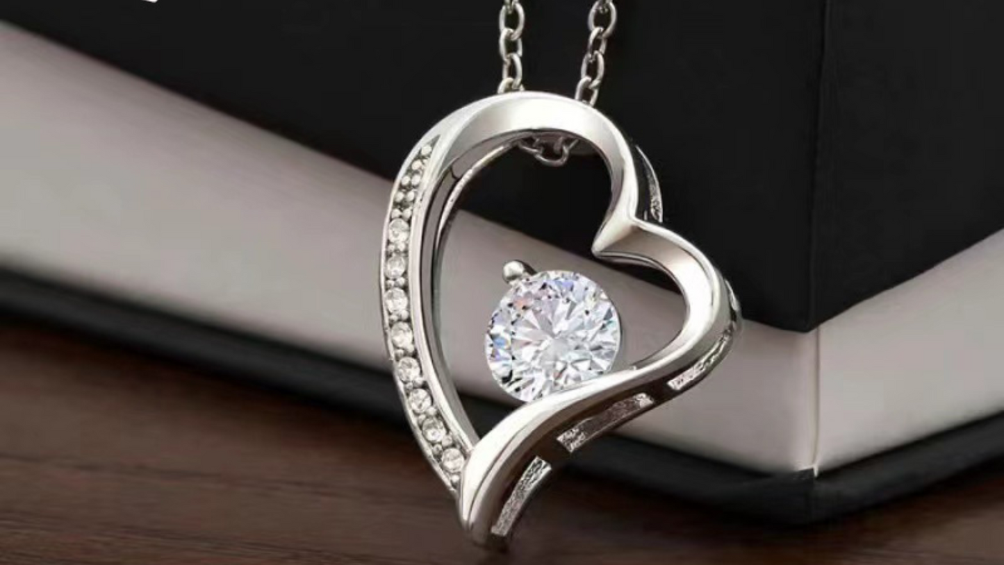 Cross-border European and American diamond heart pendant Amazon hot-selling fashion peach heart stainless steel clavicle chain heart-shaped necklace for women
