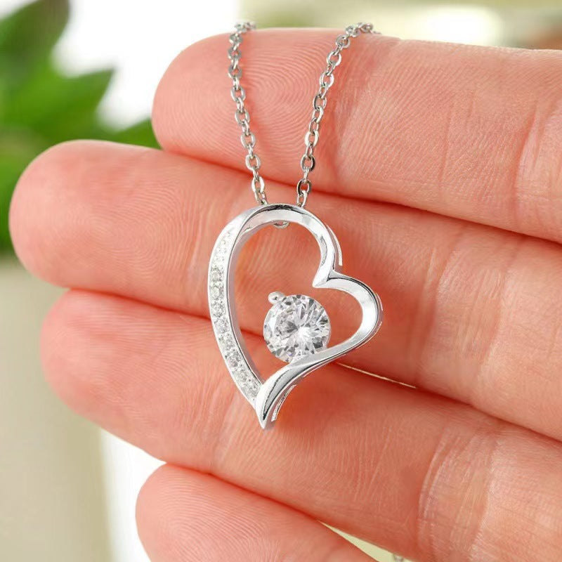 Cross-border European and American diamond heart pendant Amazon hot-selling fashion peach heart stainless steel clavicle chain heart-shaped necklace for women
