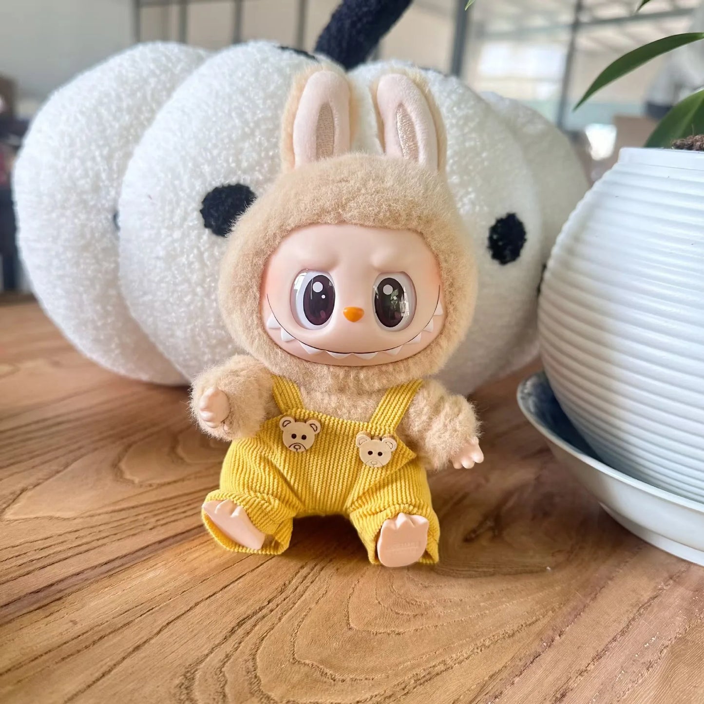 Cute Mini Bib Pants for Labubu Dolls – 17cm Idol Outfit Accessories for Sitting Party Style | Kpop EXO-Inspired Clothing
