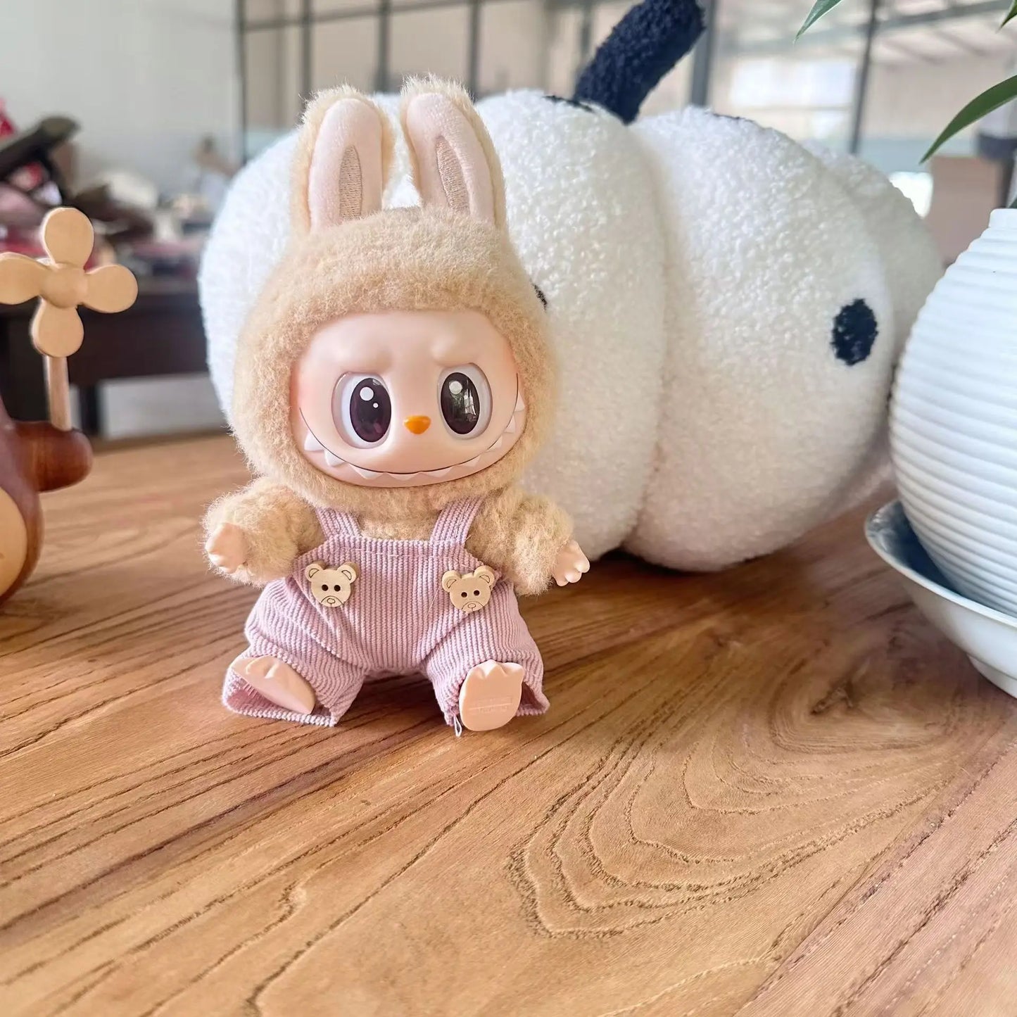 Cute Mini Bib Pants for Labubu Dolls – 17cm Idol Outfit Accessories for Sitting Party Style | Kpop EXO-Inspired Clothing