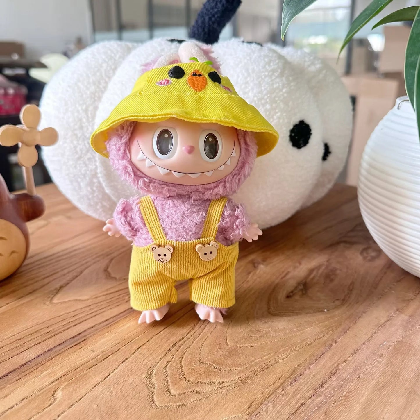 Cute Mini Bib Pants for Labubu Dolls – 17cm Idol Outfit Accessories for Sitting Party Style | Kpop EXO-Inspired Clothing
